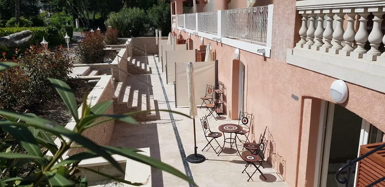 Les Bastides Saint Paul Hotel